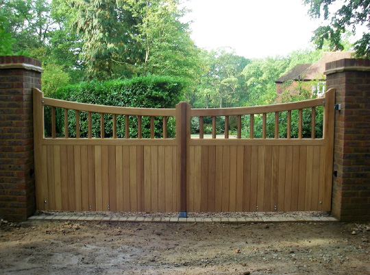 Made to Measure Wooden Gates – Entrance & Driveway Gates – Longman Gates