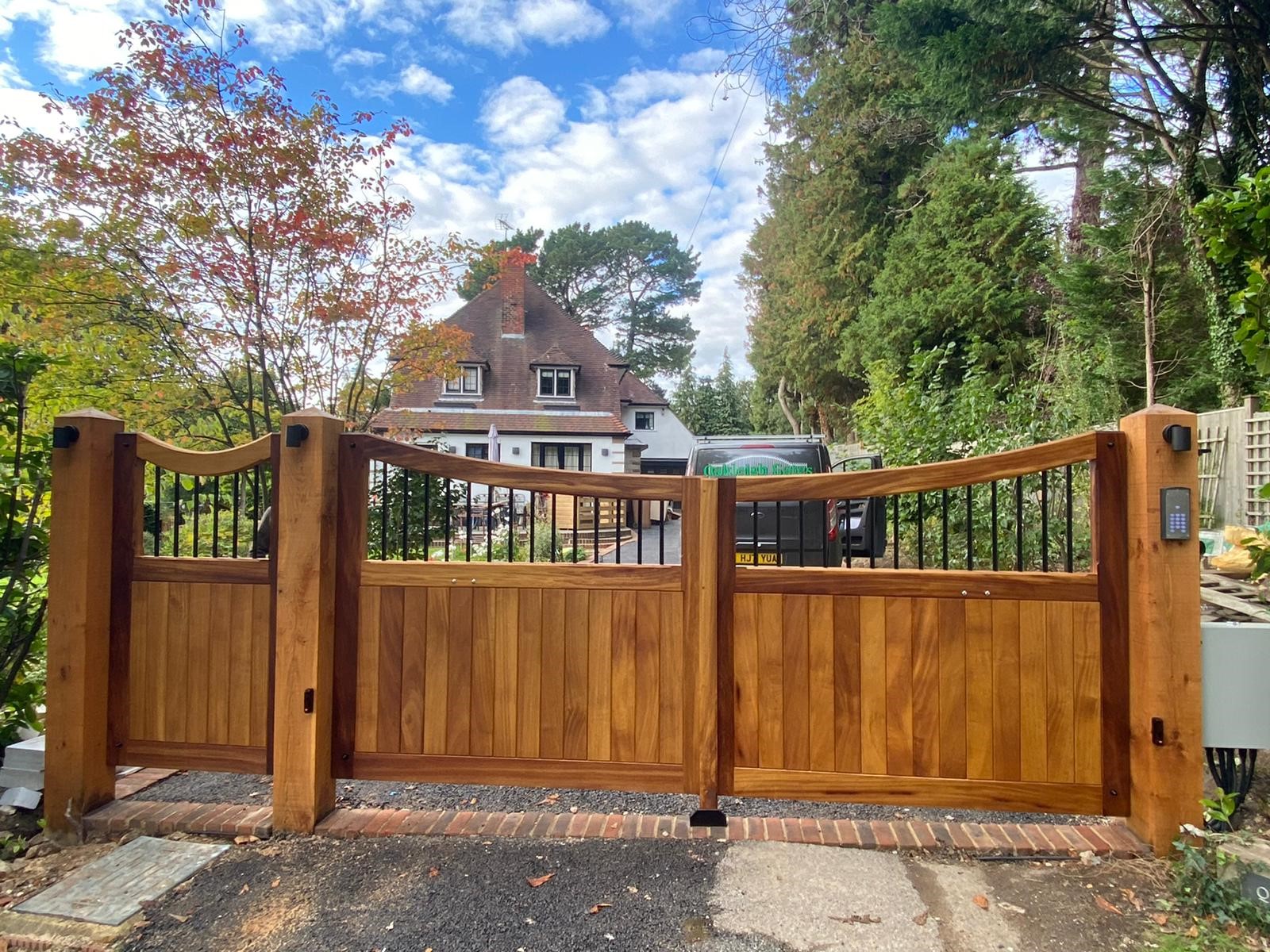 Made to Measure Wooden Gates – Entrance & Driveway Gates – Longman Gates